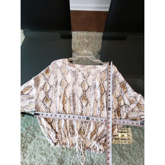 Women's Express Snake Print Long Sleeve Top Size S Long Sleeves Boat Neck - Picture 10 of 10